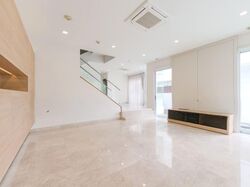 Mountbatten Road (D15), Semi-Detached #576975301